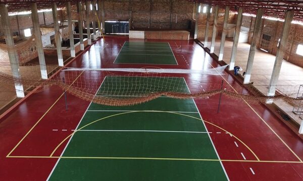 Hermosean polideportivo en Iruña