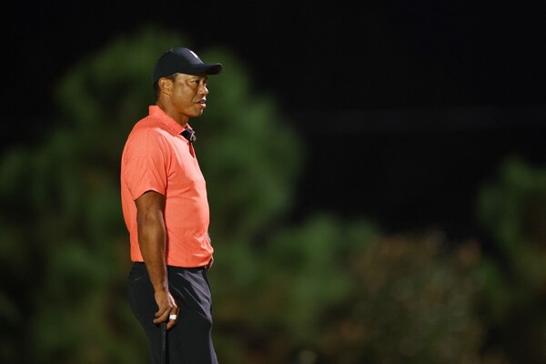 Diario HOY | Tiger Woods cae en exhibición 'The Match'