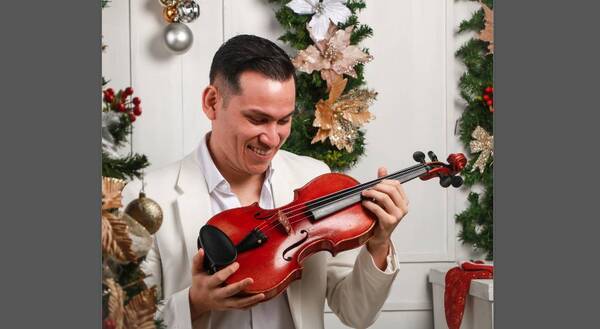 [VIDEO] Álbum navideño con "Flor de Coco" al son del violín