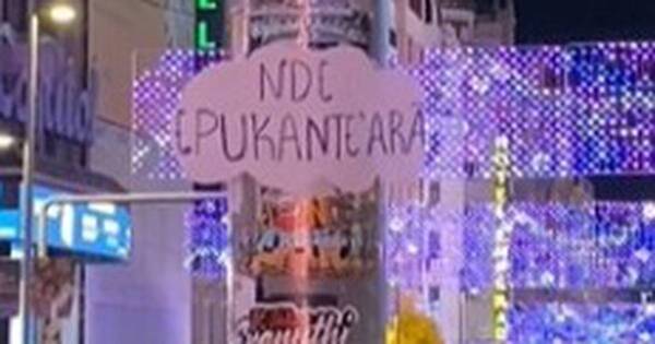 La Nación / “Nde epukante’arã”, el mensaje en guaraní que se lució en las calles de Madrid