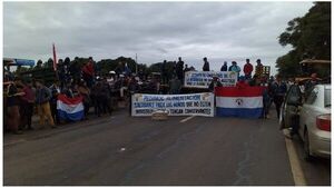 Tembiaporã: Bananeros bloquean ciudad en reclamo por baja cotización de fruta