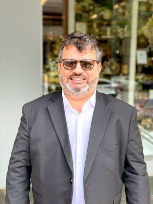 Carlos Bernardo es distinguido con el título de Ciudadano Sur Matogrossense