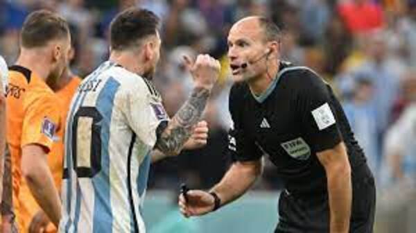Mateu Lahoz regresa a España... y se pierde su 'sueño' de pitar la final tras las críticas de Messi