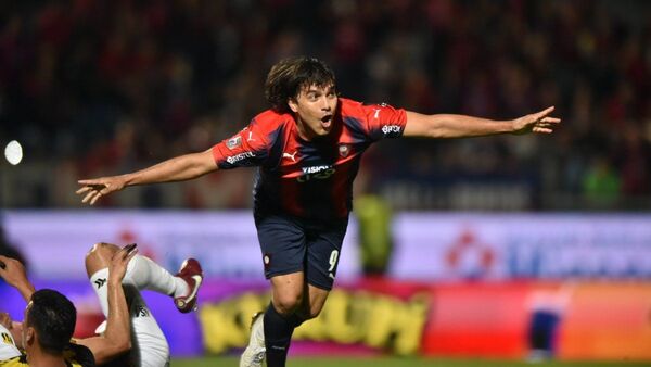 El club que insiste por Moreno Martins