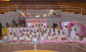 50 niñas y adolescentes culminan aprendizaje en danza