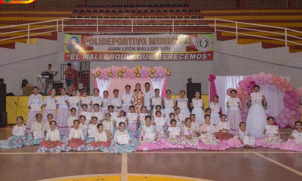 50 niñas y adolescentes culminan aprendizaje en danza