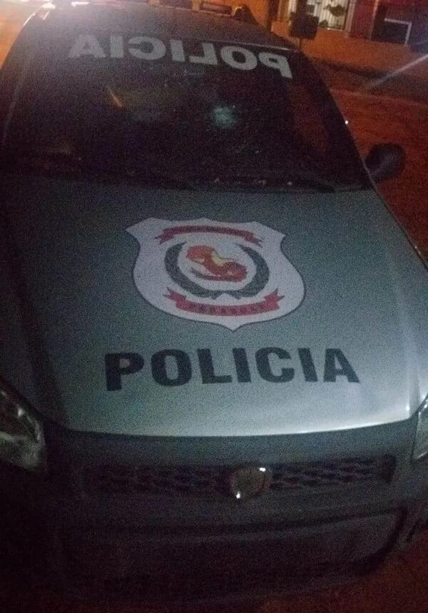 Agresión de policía en una bodega derivó en ataque a patrulleras - ABC en el Este - ABC Color