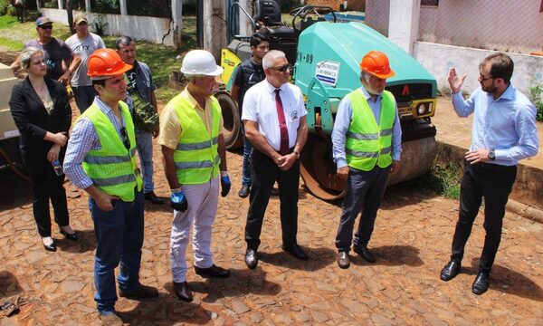 Inician obras de asfalto sobre avenida El Cedro de Hernandarias