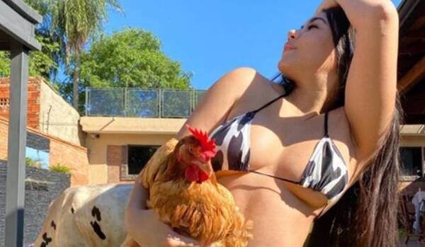 [VIDEO] ¿Esto es real? Laurys muestra cómo su gallina se pinta las uñas