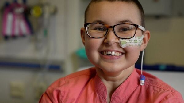 Reino Unido: terapia revolucionaria logra remitir leucemia incurable de una niña - Unicanal