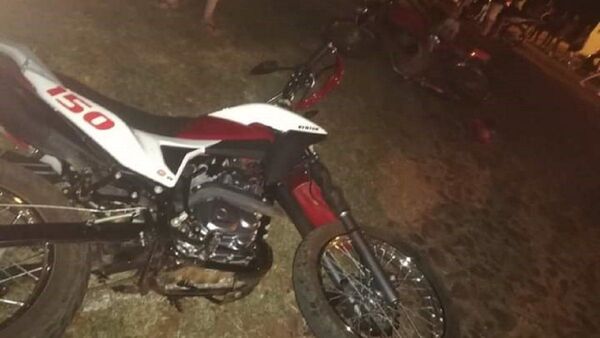 Choque de motocicletas deja dos heridos en San Ignacio