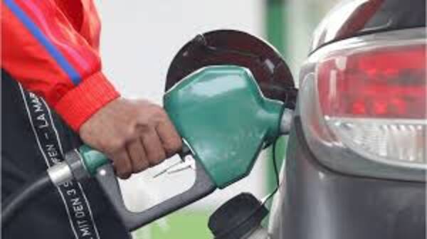 Emblemas privados empezaron con la rebaja de precios del combustible, aseguran