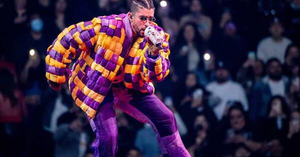 La Nación / Se fue al concierto de Bad Bunny para cumplir el sueño de su hija fallecida