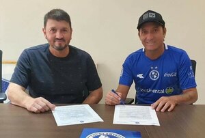Luego de ser despedido de Guaraní, Aureliano Torres fue presentado en Sol de América