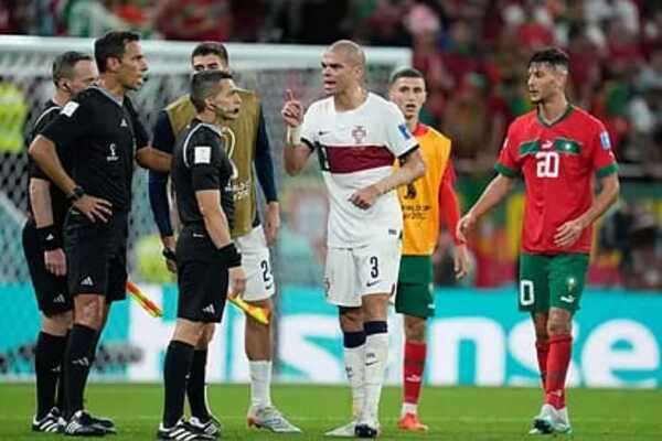 Defensa de Portugal protestó: 5 árbitros argentinos... Que regalen la Copa a Messi