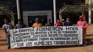 Extrabajadores de una empresa se manifestaron para exigir justicia - Nacionales - ABC Color
