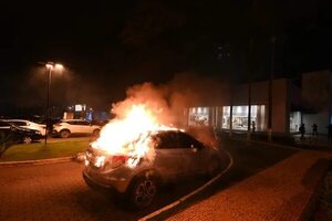 Bolsonaristas incendian vehículos y causan disturbios en Brasilia - Mundo - ABC Color