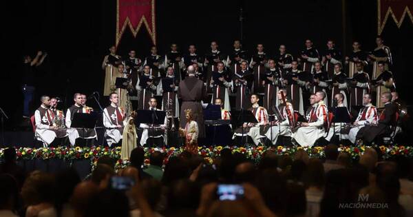 La Nación / Los Heraldos del Evangelio ofrecieron emotivo concierto