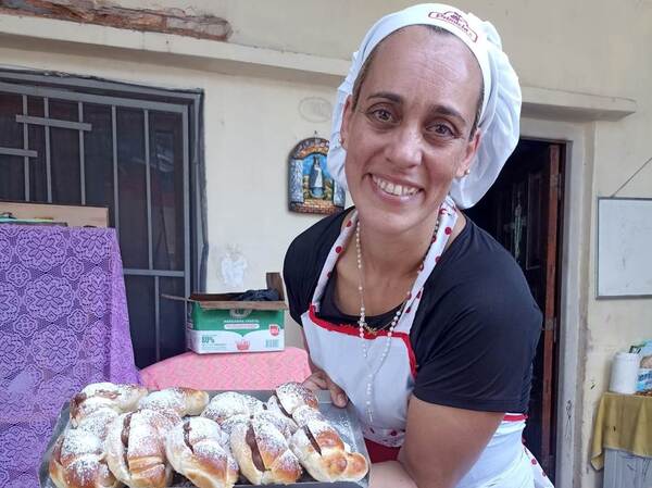 Las oportunidades se aprovechan: Nadadora recibe capacitación y emprende en gastronomía