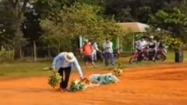Sigue manifestación de bananeros por baja cotización de la fruta
