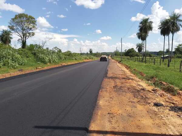 Prosiguen las labores de asfaltado entre los departamentos de San Pedro y Canindeyú - .::Agencia IP::.