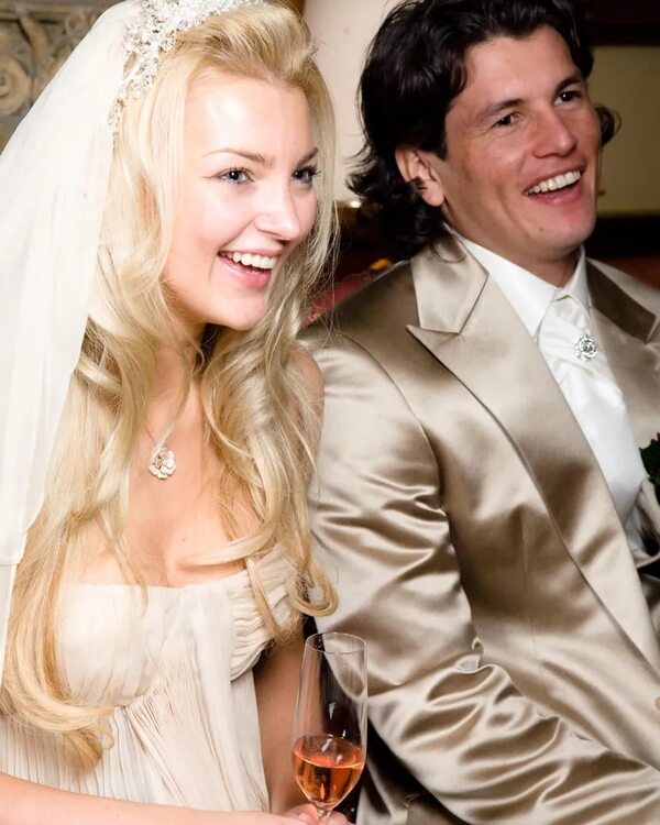 Nelson Haedo a Tynka en sus Bodas de Marfil: “Rohayhu che bebé’i” - Gente - ABC Color