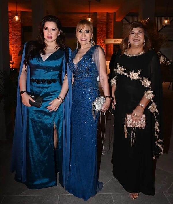 Gala azul por los 23 años del Club de Ejecutivos del Paraguay - Sociales - ABC Color