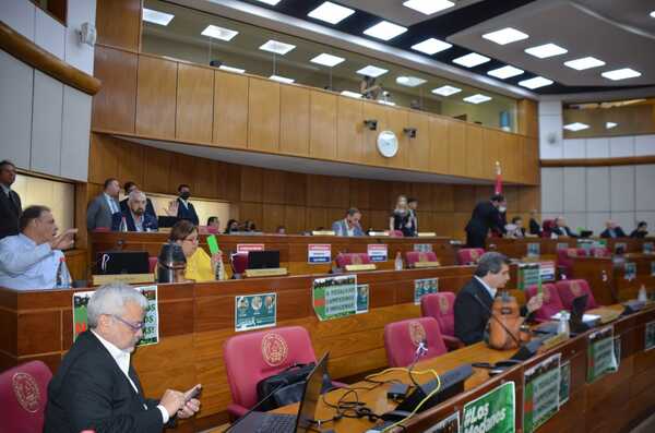 Diario HOY | Aprueban proyecto que acusa a fiscales por mal desempeño de funciones