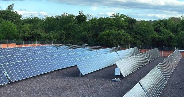 La Nación / Empresa española inaugura planta solar con 1.680 módulos fotovoltaicos