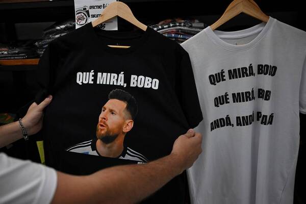 “¿Qué mirás, bobo?”, enojo de Messi es furor comercial - Noticiero Paraguay
