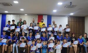 79 chicos culminan curso de ajedrez en escuela municipal de Santa Rita