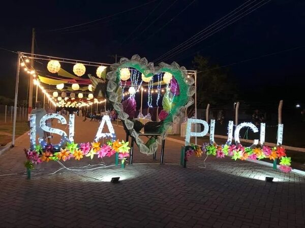 Pesebre de reciclados de Isla Pucú atrae a visitantes - Nacionales - ABC Color