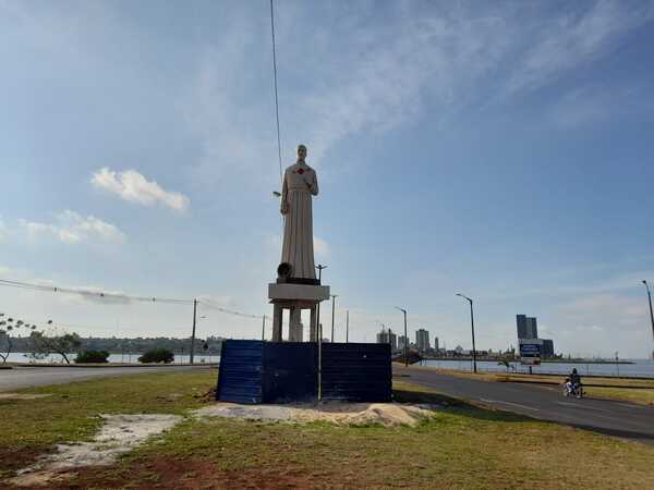 Obras del monumento a San Roque González en su etapa final