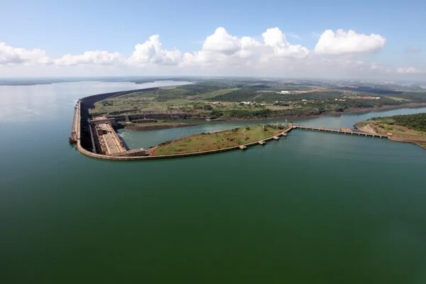 Pico de demanda de electricidad: Itaipú cubrió el 70%, EBY 25% y Acaray 5% - Economía - ABC Color
