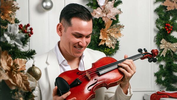 Violinista presenta álbum Flor de coco