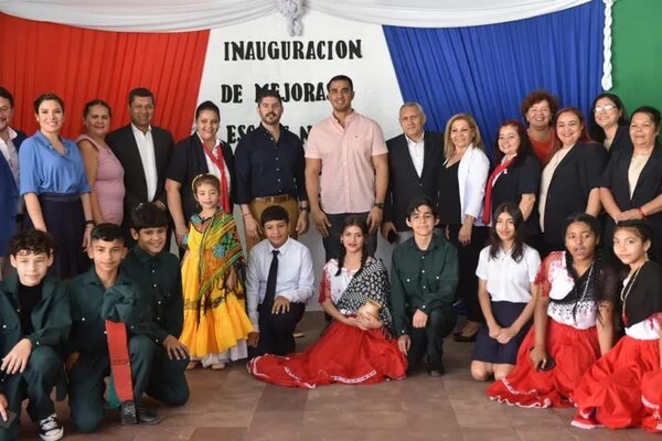 Luego de 4 años, Nenecho inaugura escuela y pide disculpas por la tardanza - Nacionales - ABC Color