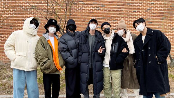 Jin, el miembro más veterano de BTS, comienza a realizar el servicio militar