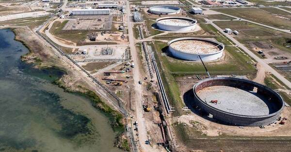 La Nación / Bajan precios de la nafta y la tendencia es que siga