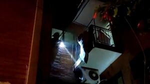 Bomberos rescataron a un abuelo que quedó atrapado en incendio