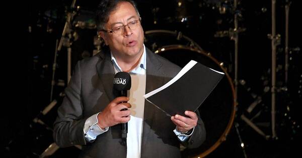 La Nación / Presidente colombiano sancionó ley de reforma tributaria