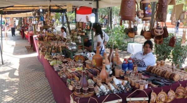 Hasta el viernes los artesanos exponen sus productos en la Plaza Infante Rivarola de Asunción
