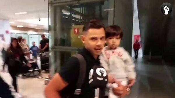 [VIDEO] Ángel Romero llegó a Brasil para firmar por su nuevo club
