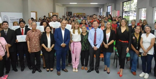 Centro de Servicios Tecnológicos Textil habilitado en San Lorenzo potenciará capacidades en diseño y moda - .::Agencia IP::.