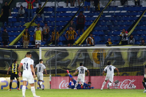 El jugador del fútbol paraguayo que está para ser convocado a la selección de Colombia