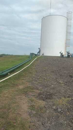 Realizan distribuciones de agua potable en Villa Hayes
