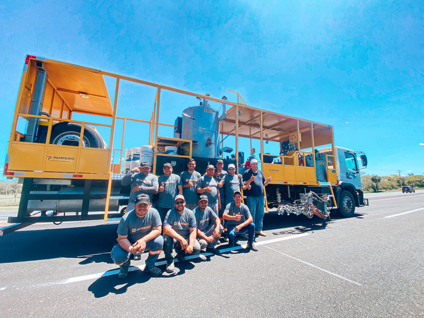 Pampeiro entregó un equipo de la marca Hilario a la constructora LT