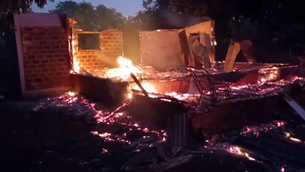 Incendió su vivienda con su pareja y su bebé adentro - Noticiero Paraguay