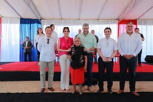 Gobierno entregó 600 viviendas en el barrio San Blas de Mariano Roque Alonso - El Trueno