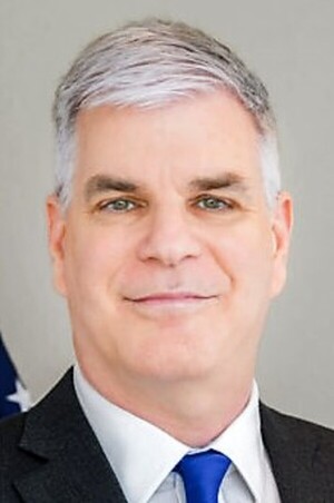 “Busquen corruptos en la oposición”, protestan a embajador de EE.UU. que no para de atacar a la ANR y blanquea a abdistas – La Mira Digital