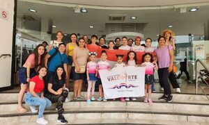 Delegación de bailarinas de Minga Guazú fueron premiadas en Brasil